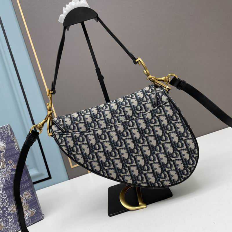 Dior saddle 0446 25.5x20x6.5cm ww (1)