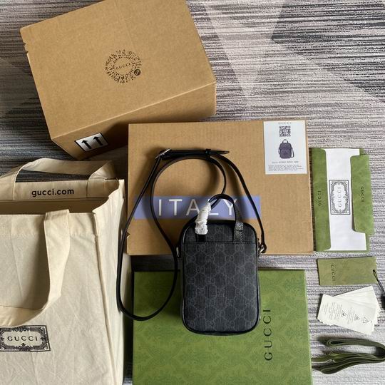 Gucci 672952 12x16x7cm CN (1)