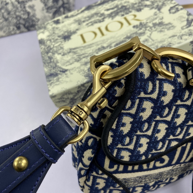 Saddle 886888 24X6X18cm YW (1)