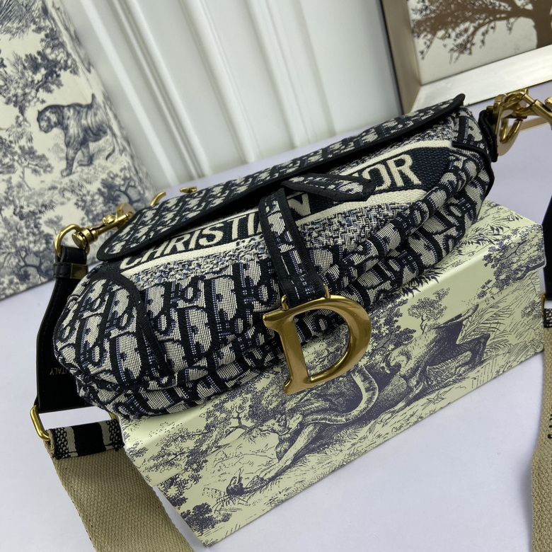 Saddle 886888 24X6X18cm YW (1)