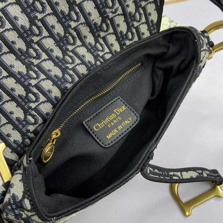 Saddle 886888 24X6X18cm YW (1)