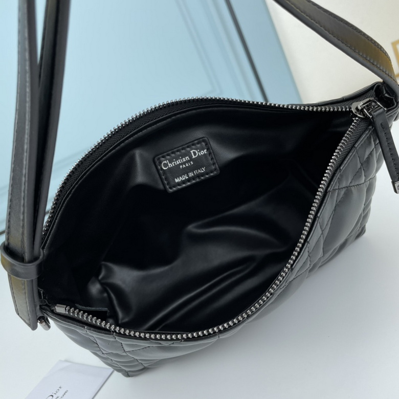 Nomad D6088 22X13X9.5cm YW (1)