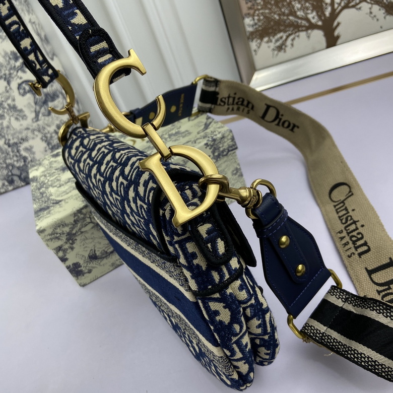 Saddle 886888 24X6X18cm YW (1)