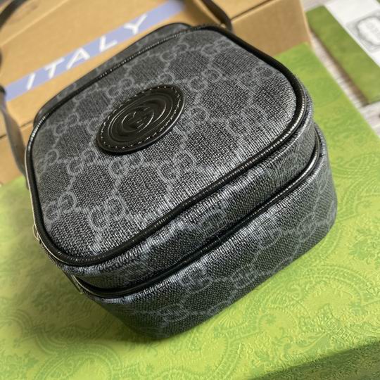 Gucci 672952 12x16x7cm CN (1)
