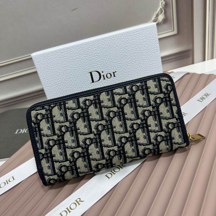 Dior 666109 19x10x2.5cm zy (1)