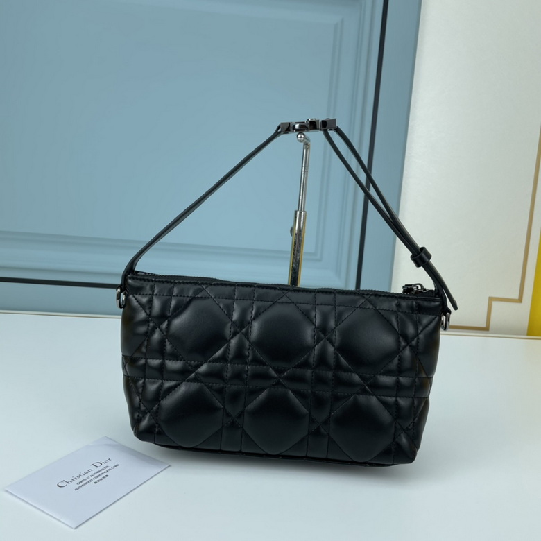 Nomad D6088 22X13X9.5cm YW (1)