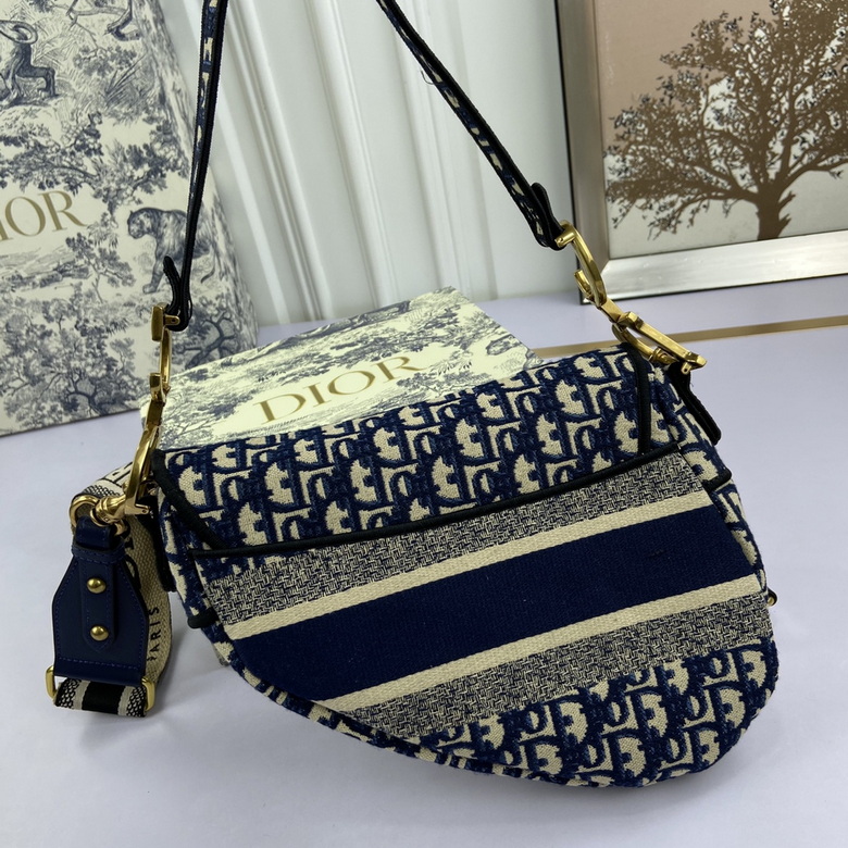 Saddle 886888 24X6X18cm YW (1)