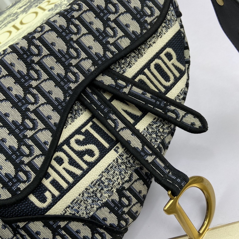 Saddle 886888 24X6X18cm YW (1)
