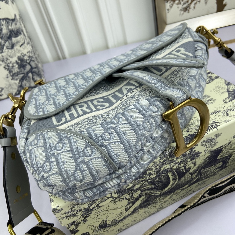Saddle 886888 24X6X18cm YW (1)