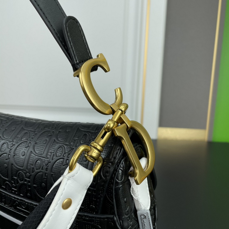 Oblique Saddle 0452 25cm YW (1)