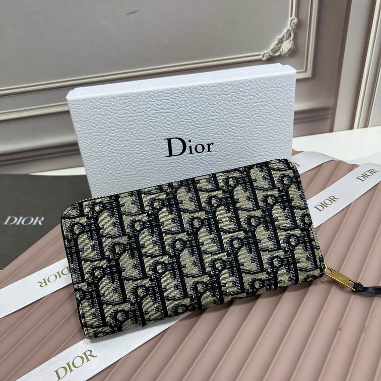 Dior 666107 19x10x2.5cm zy (1)