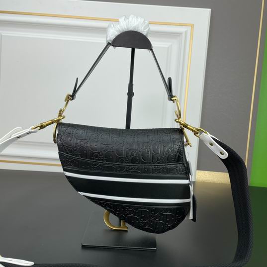 Dior Saddle 0452 25cm ww (1)