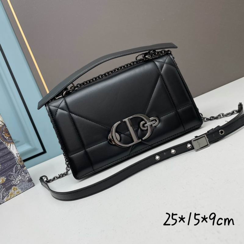Dior Montaigne 9215 25x15x9cm ww (1)