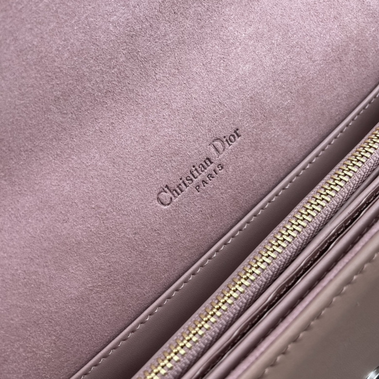 Diorcaropouch 1228 YW (1)