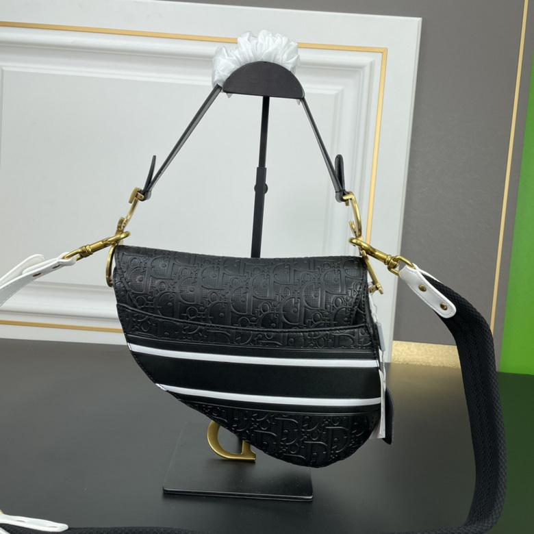 Oblique Saddle 0452 25cm YW (1)
