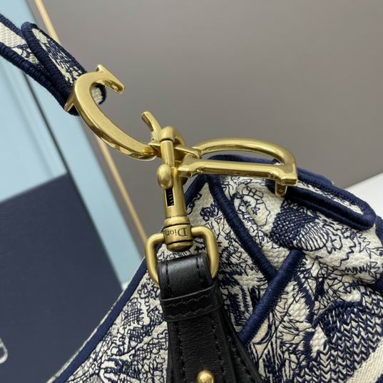 Dior saddle 8003 25.5x20x6.5cm ww2 (1)