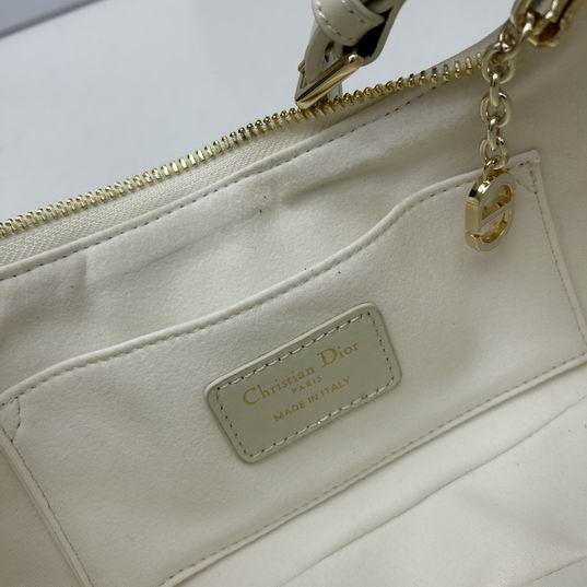 Dior 1542 26x15x5.5cm ww (1)