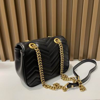 GG Marmont 739682580 18x13.5x8cm zy (1)