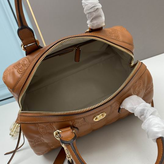 Gucci Matelasse 702242 31x19x22cm ww1_845067 (1)