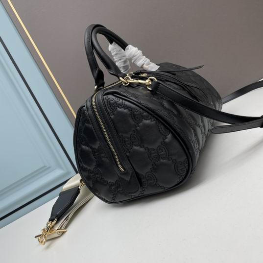 Gucci Matelasse 702242 31x19x22cm ww1_845067 (1)