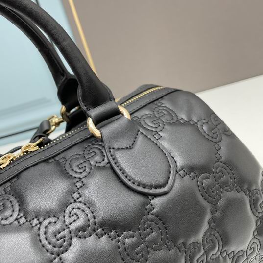 Gucci Matelasse 702242 31x19x22cm ww1_845067 (1)