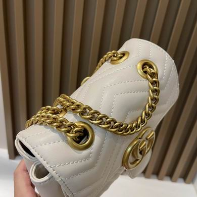 GG Marmont 739682580 18x13.5x8cm zy (1)