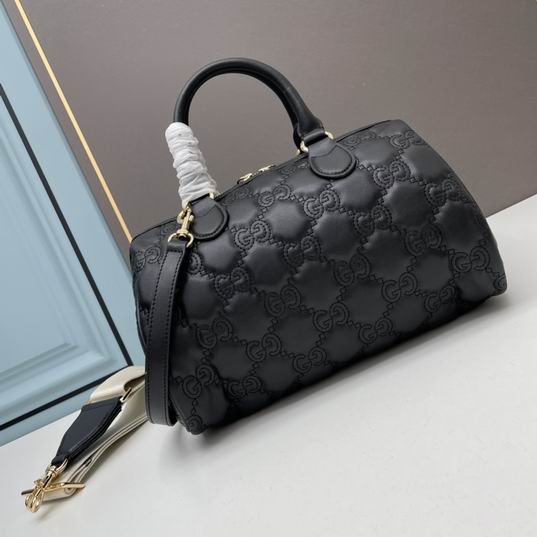Gucci Matelasse 702242 31x19x22cm ww1_845067 (1)