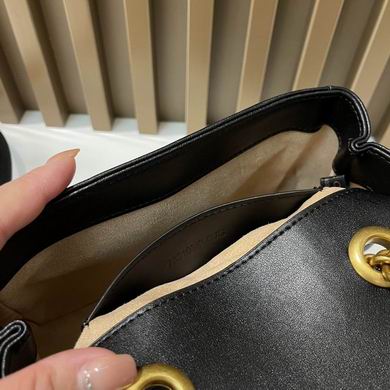 GG Marmont 739682580 18x13.5x8cm zy (1)