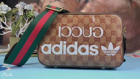 Gucci 24x16cm zy (1)