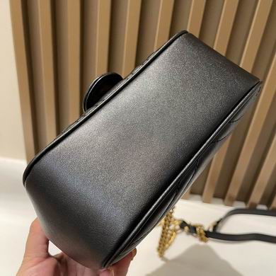 GG Marmont 739682580 18x13.5x8cm zy (1)
