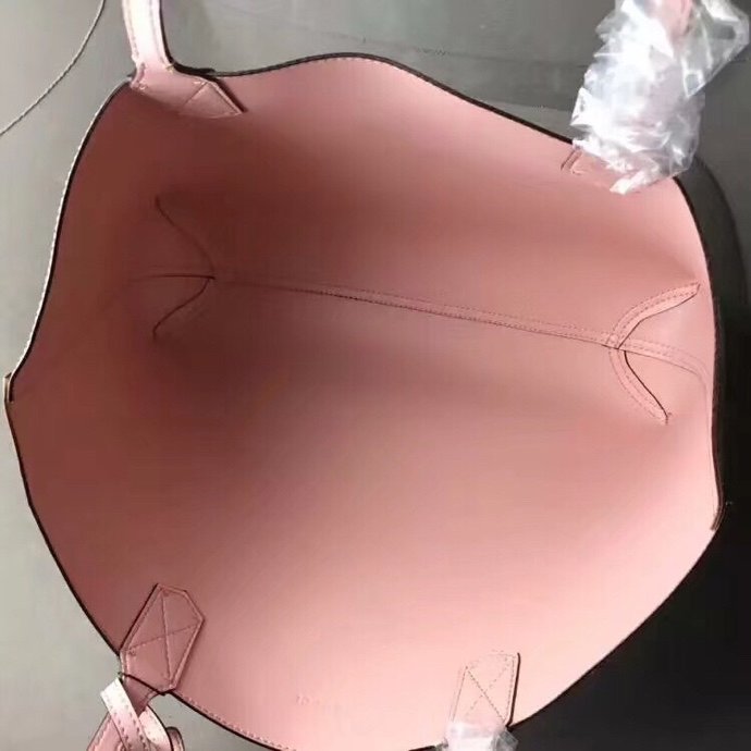 GU368568 (1)