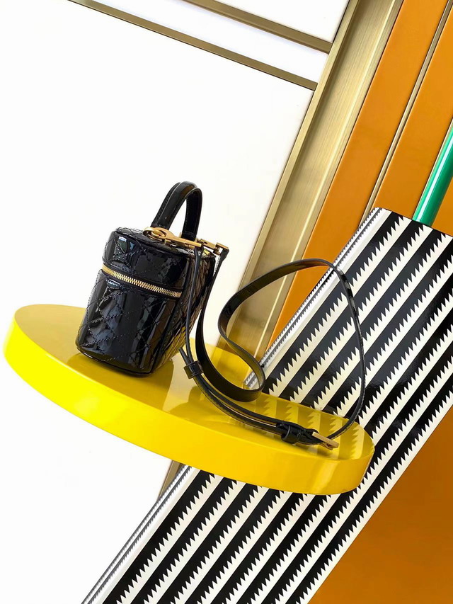 YSL 766731 18x11x6 5cm 8D3_1