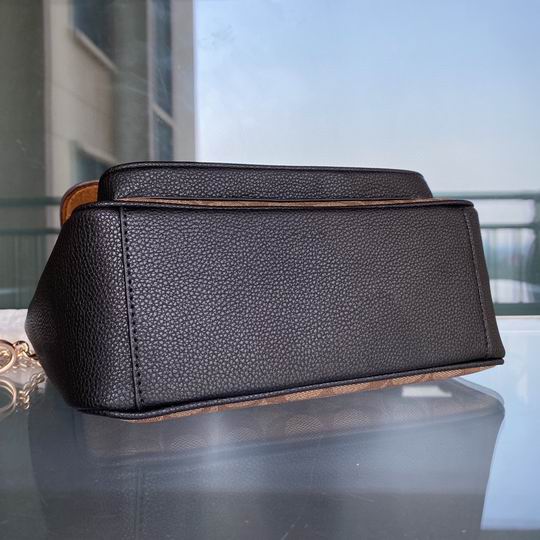 CC152 25X17X8.5cm AZ 1