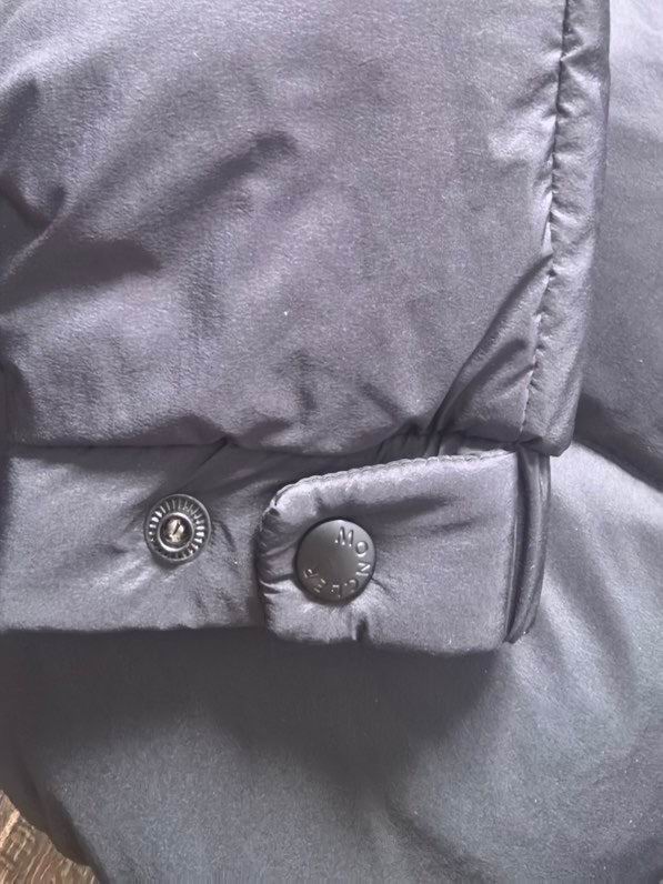 Moncler sz1-5 24cx14 (1)