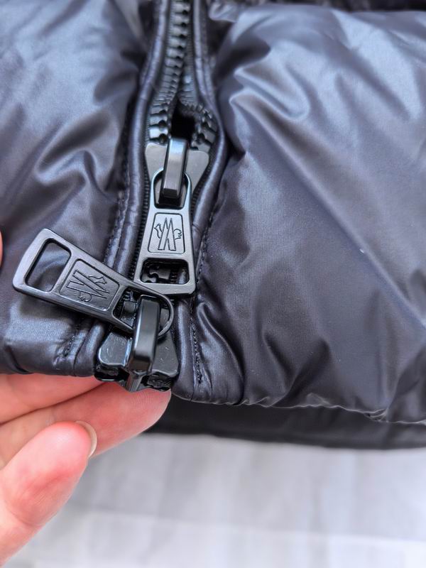 Moncler sz1-5 24cr109 (1)