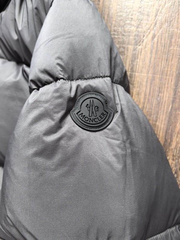 Moncler sz1-5 24cx14 (1)