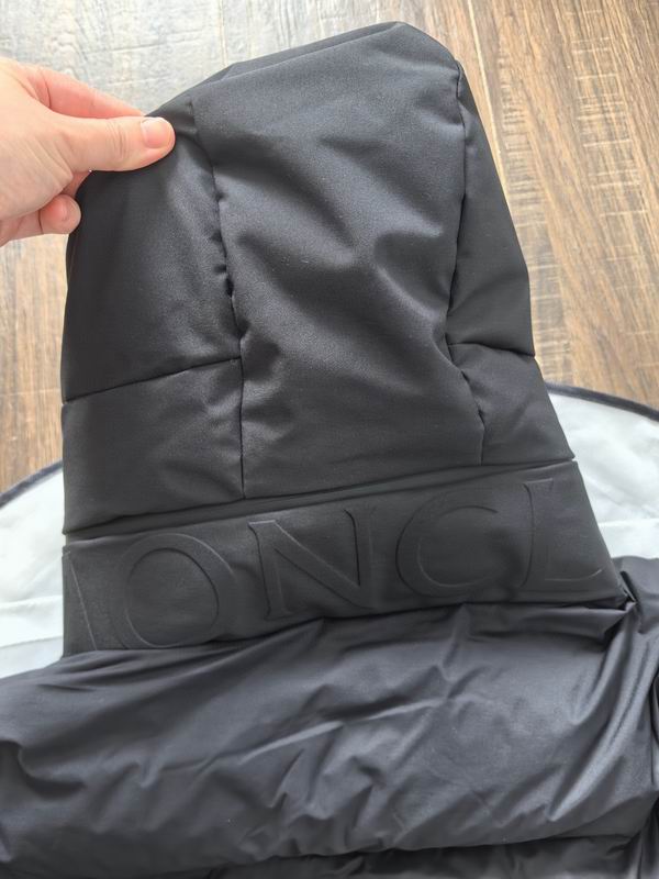 Moncler sz1-5 24cr108 (1)
