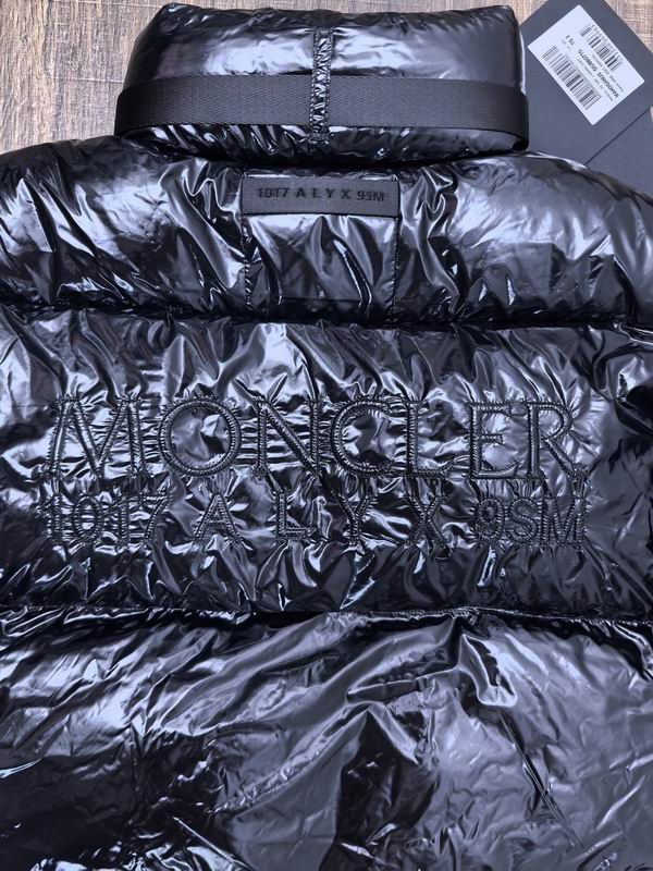 Moncler sz1-5 24cx22 (2)