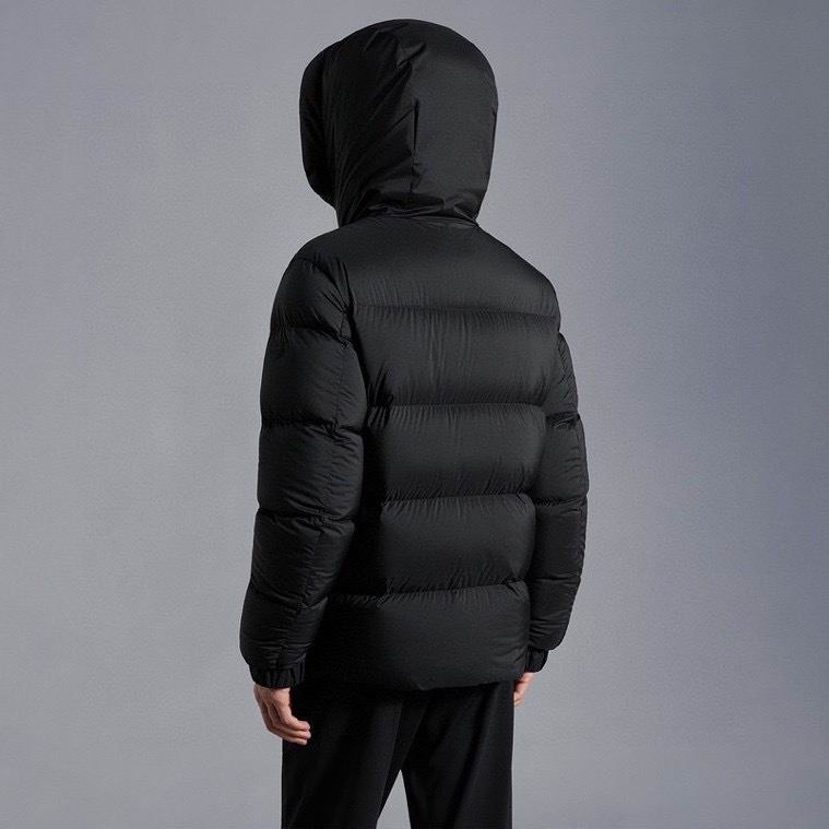 Moncler sz1-5 24cx14 (1)