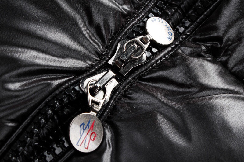 Moncler sz1-5 24cr112 (1)