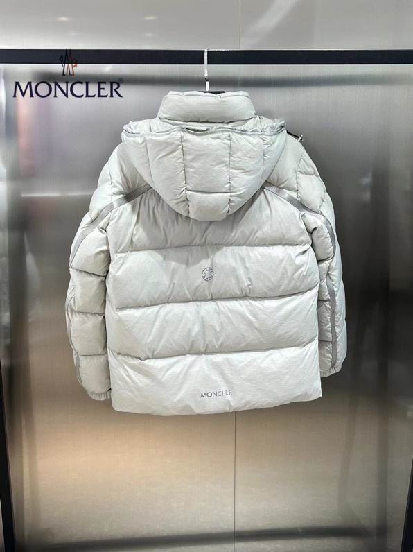 Moncler sz1-5 24cx28 (1)
