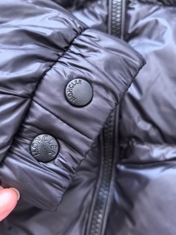 Moncler sz1-5 24cr109 (1)