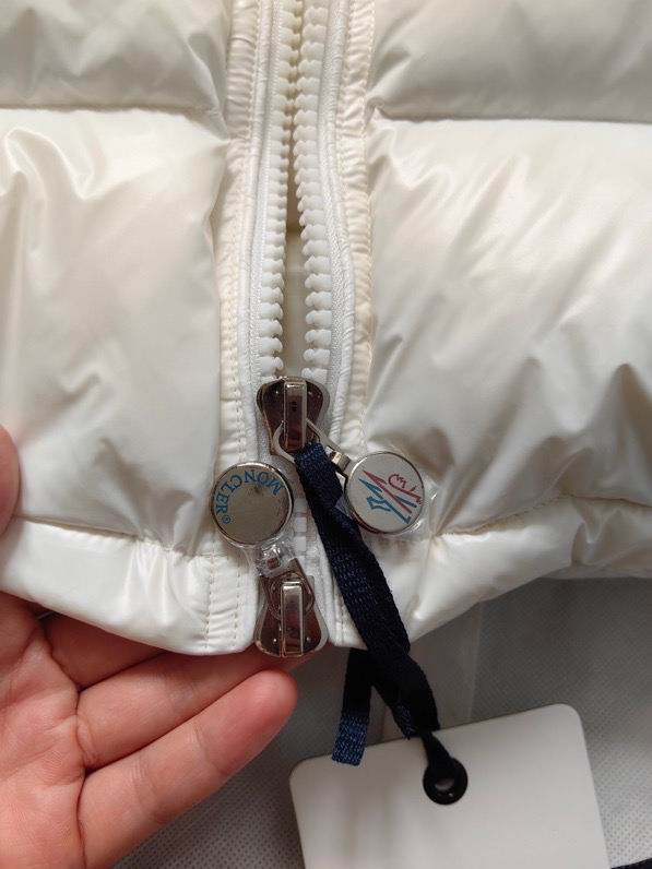 Moncler sz1-5 24cx02 (1)