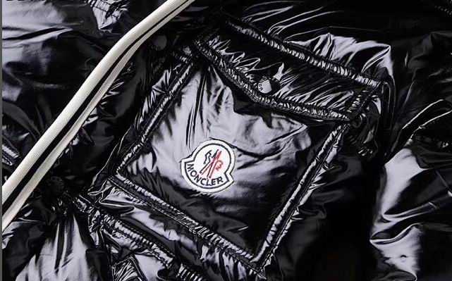 Moncler sz1-6 24cx25 (1)