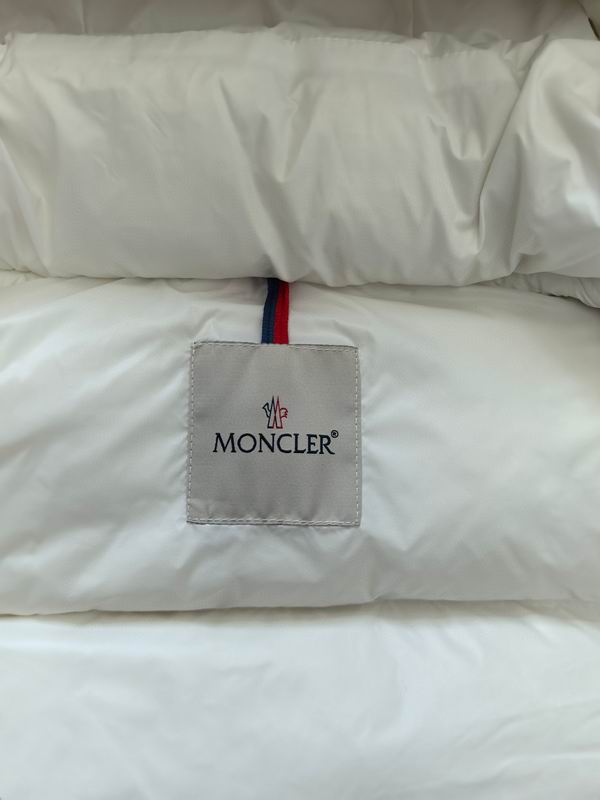 Moncler sz1-6 24cr116 (1)