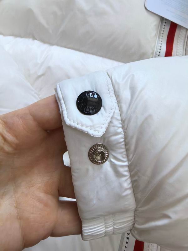 Moncler sz1-6 24cr116 (1)