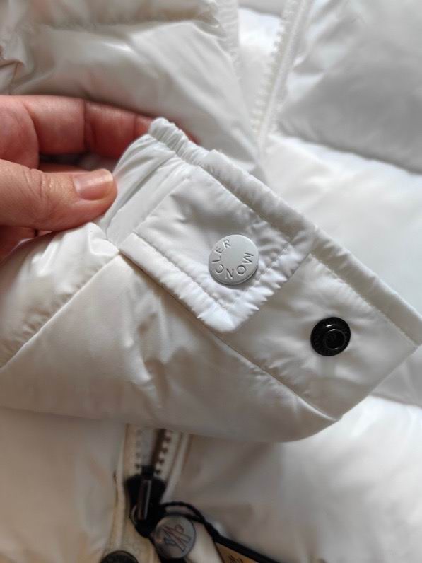 Moncler sz1-5 24cx13 (1)