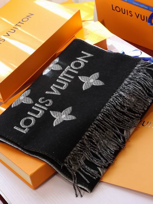 LV scarf 32X180cm E (1)