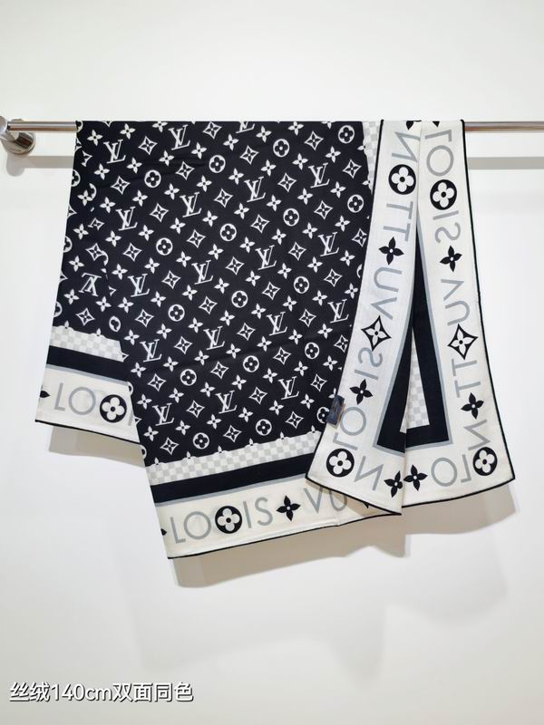 LV Scarf 140X140cm 70%羊绒30%真丝 E08 (1)