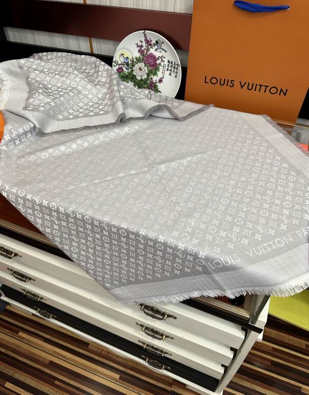 LV scarf 120X120cm 50%羊毛 50%羊绒 E (8)